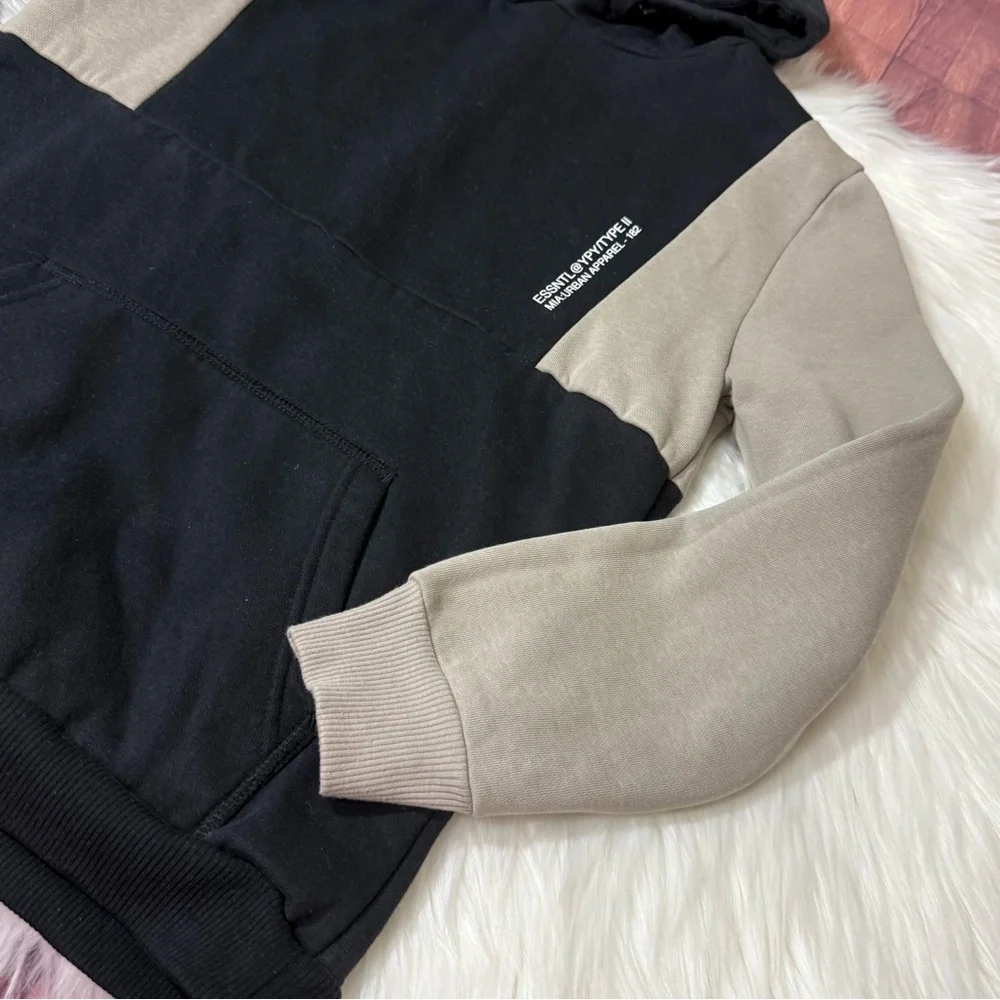 Primark Boys Size 10-11 Years Black and Tan Hooded Sweater with Ribbed Cuffs